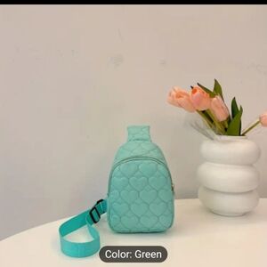 Quilted Heart Pattern Sling Bag - Green